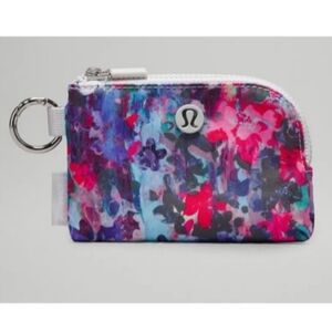 Lululemon Clippable Card Pouch Flower Glide Multi/Vapor
